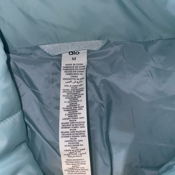 NWT SOLD OUT Alo Gold Rush Puffer - Picture 4 of 5